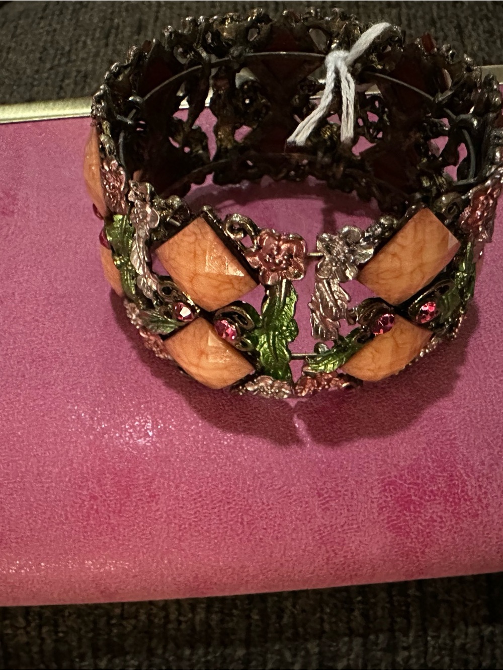 Vintage-Inspired Peach Floral Stretch Bracelet - Unbranded